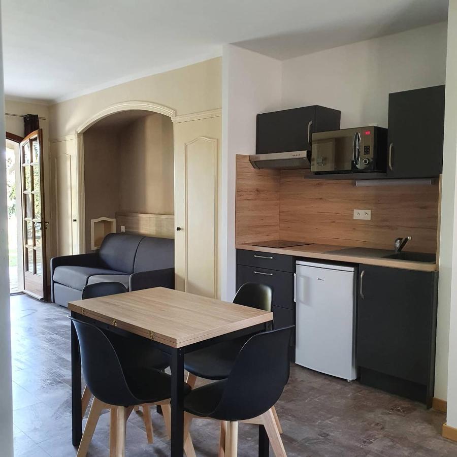Auberge De La Tour -Appartements- Valros Dış mekan fotoğraf