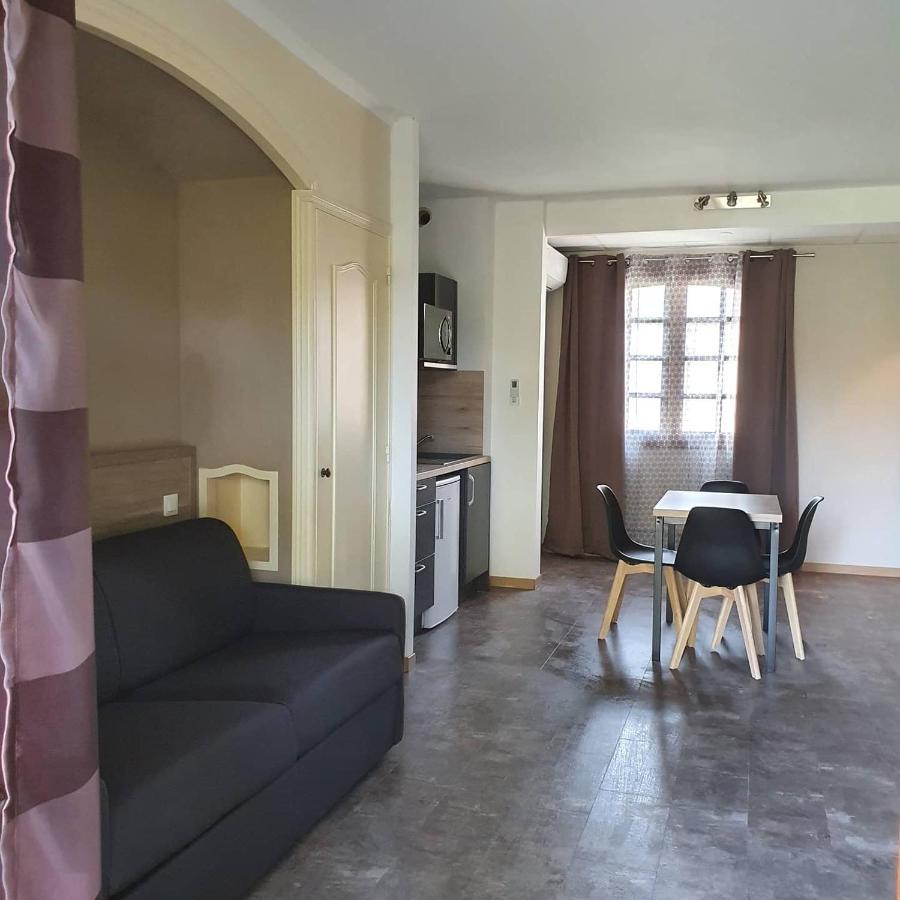 Auberge De La Tour -Appartements- Valros Dış mekan fotoğraf